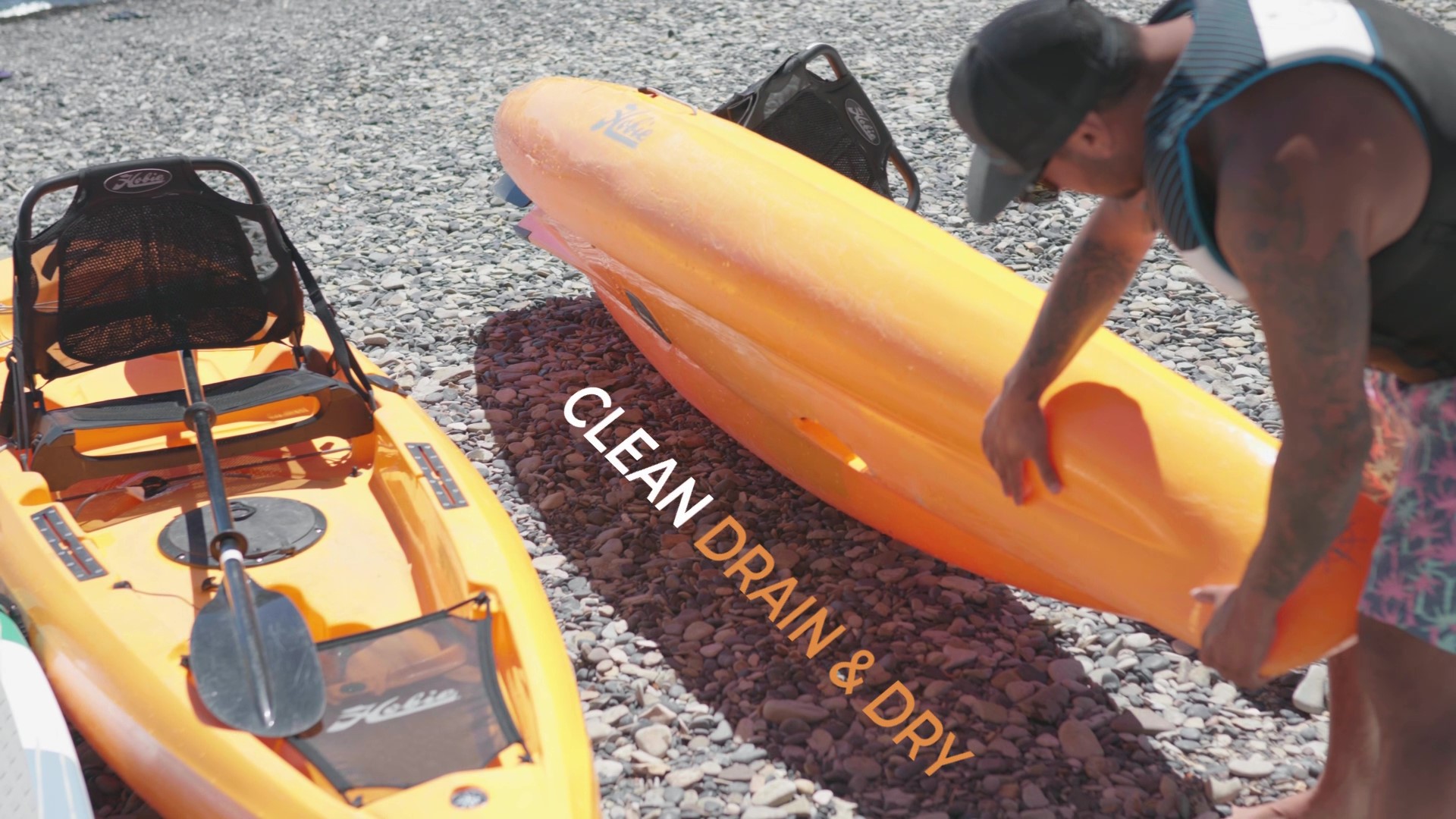 Limpia el desagüe y seca tu kayak o sup